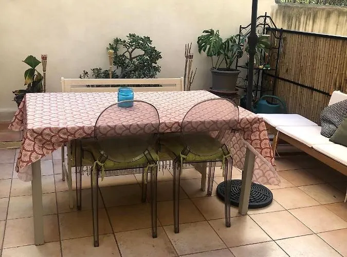 Appartement cosy avec patio en centre-ville