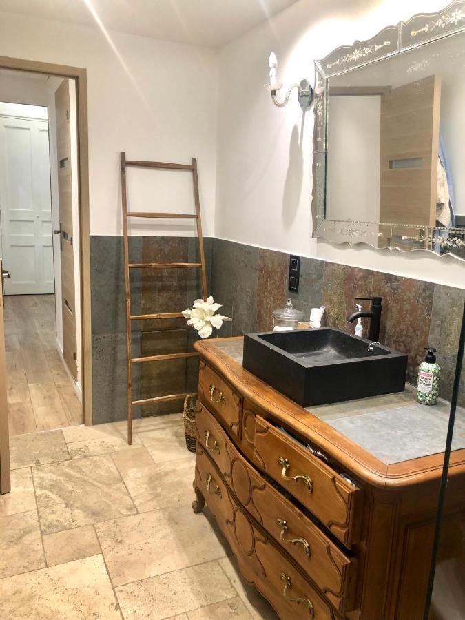 Appartement Cosy Avec Patio En Centre-ville Nice